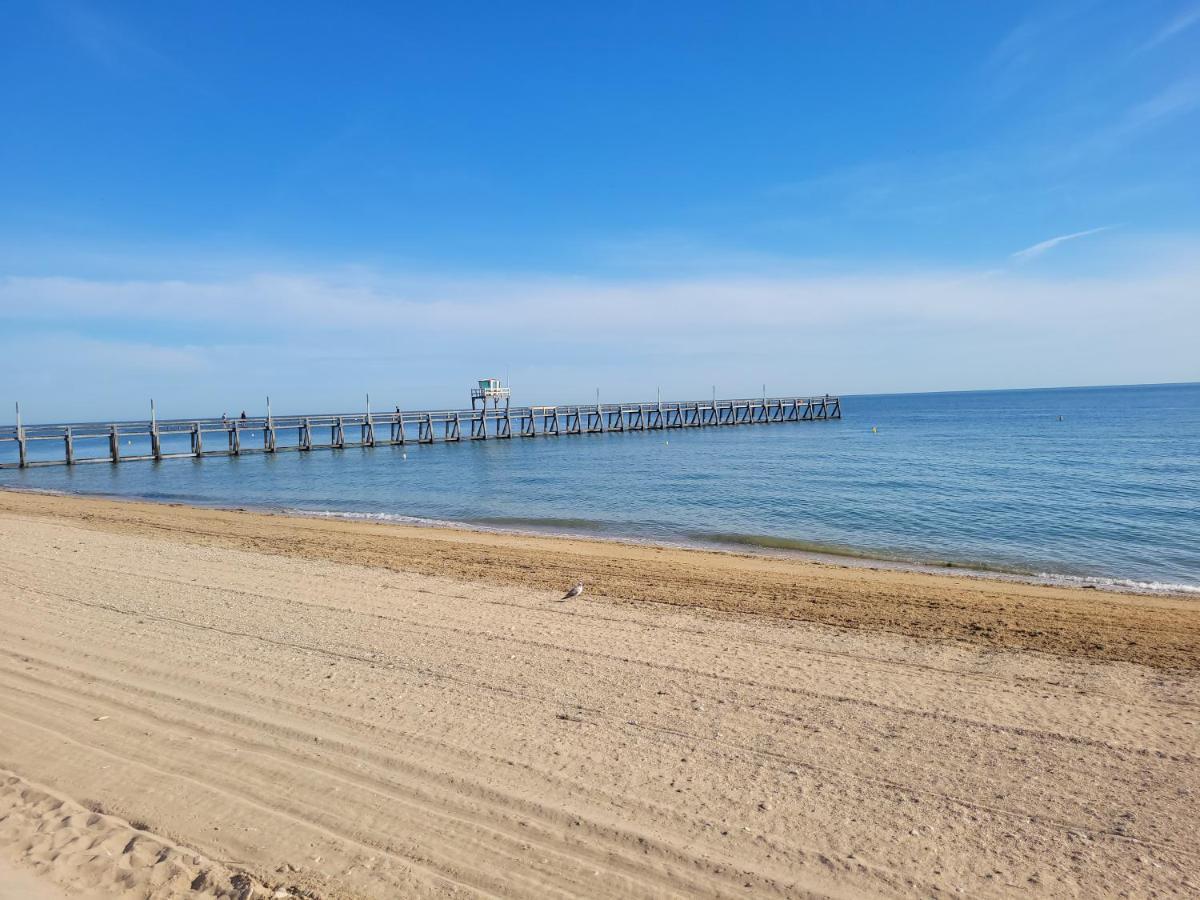 Logement A 50 M De La Mer ! Lägenhet Hermanville-sur-Mer Exteriör bild